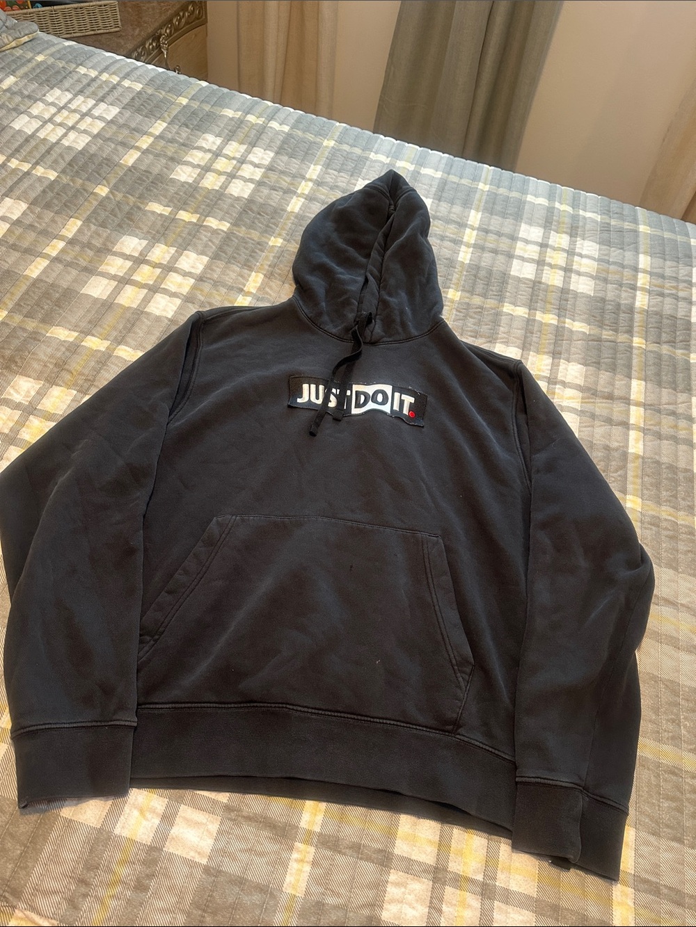 Nike Black Hoodie with 'Just Do It' Logo